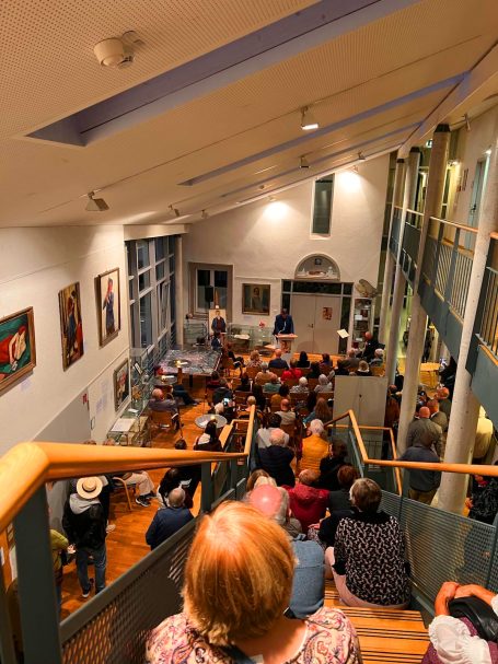 Zahlreiche kunstinteressierte Gäste bei der Vernissage im Rathaus Theodor Schindler Ausstellung Rathaus Malsch